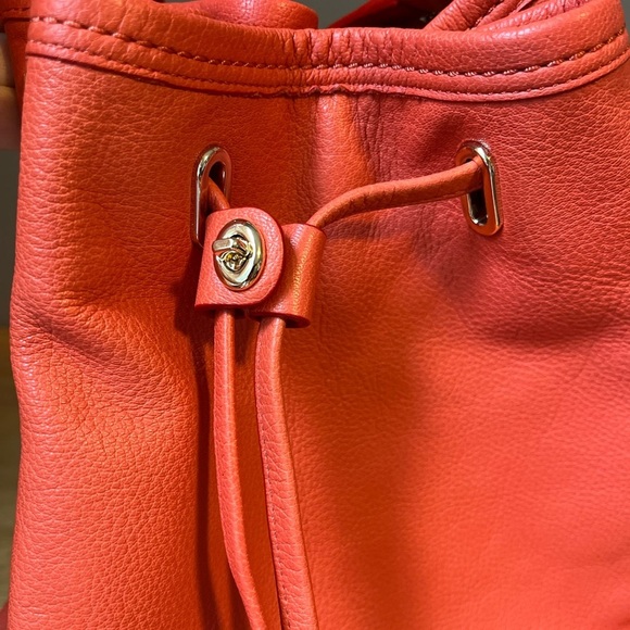 Coach pebbled Leather Turnlock Tie bucket bag purse - Picture 6 of 16